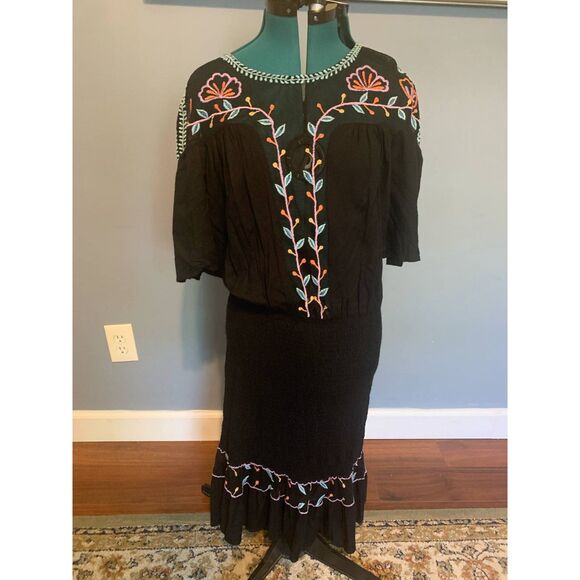 Antik Batik Black Embroidered Rouched Midi Dress, size S - coffeafoods.com